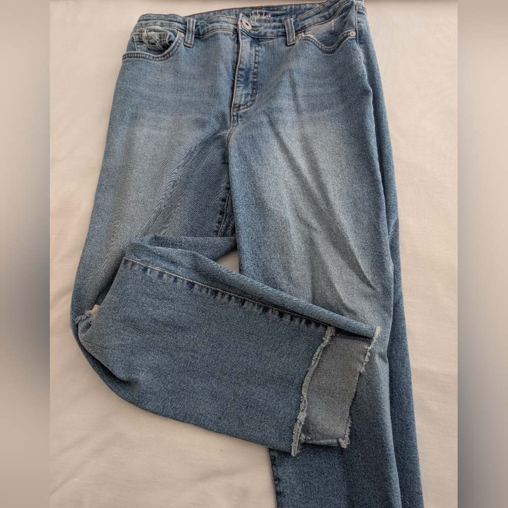 Capri Jeans - Picture 3 of 6